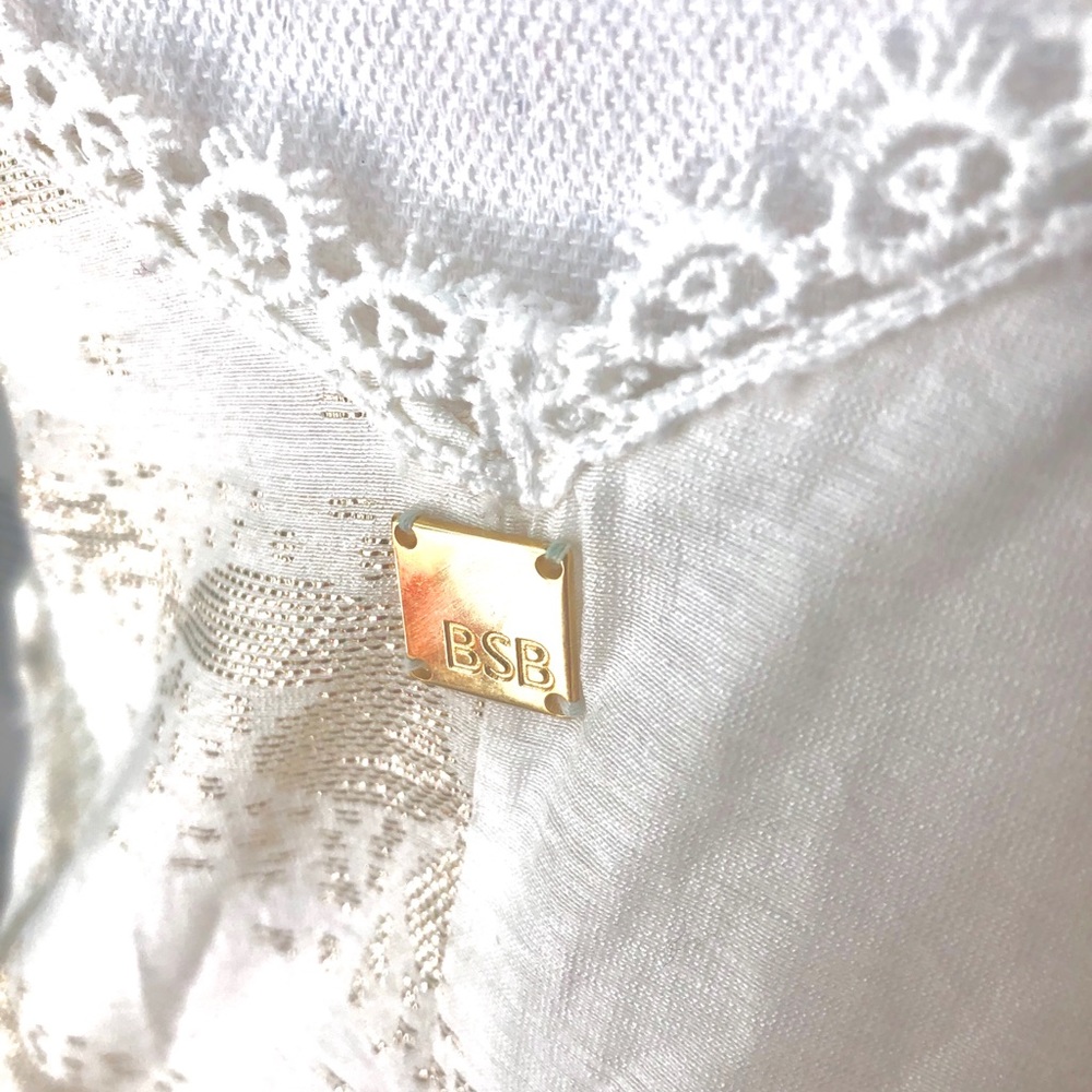 Beautiful White Gold Lace Tassle Top - Picture 3 of 3